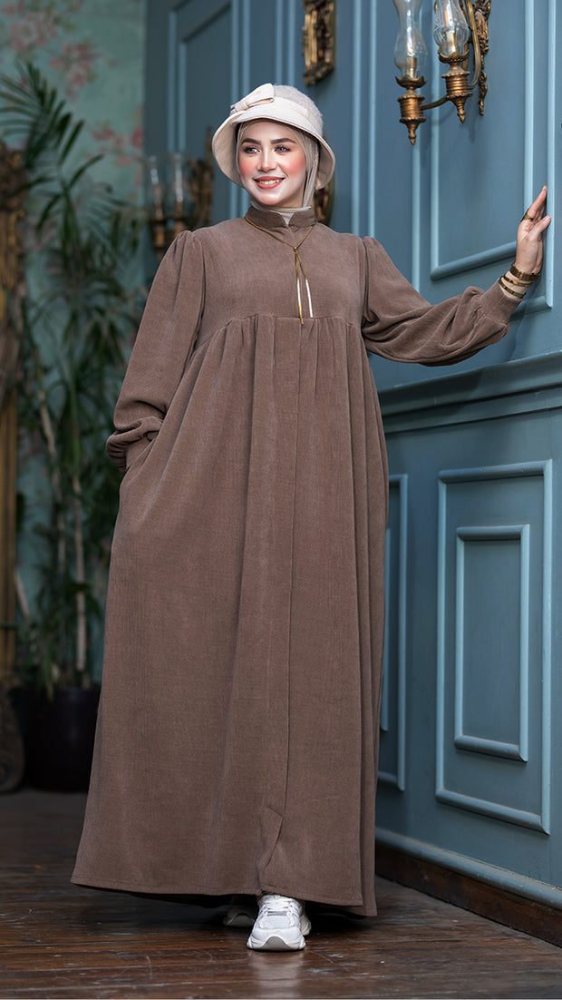 <h2>Style<br/><span style="text-decoration:underline">Brings Happiness.</span></h2>